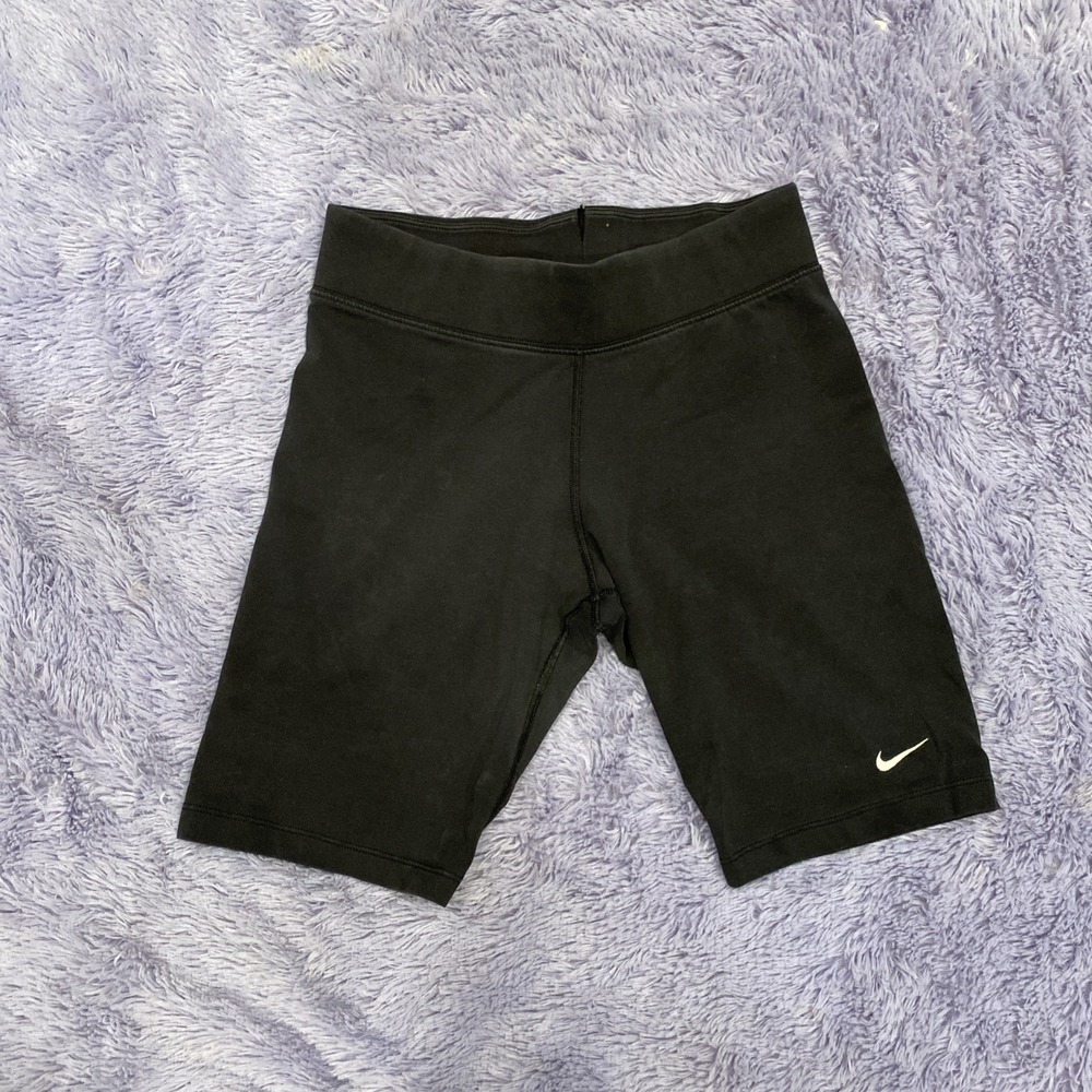 Nike Women's Sportswear Essential Bike Shorts Black/White Medium